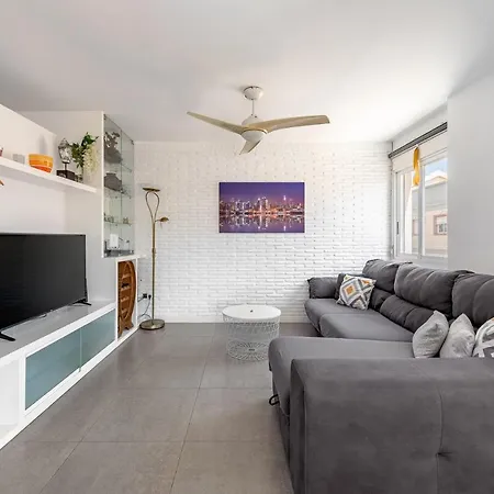 Amplio Canet Apartment