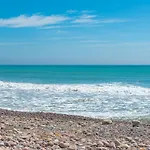Amplio Canet